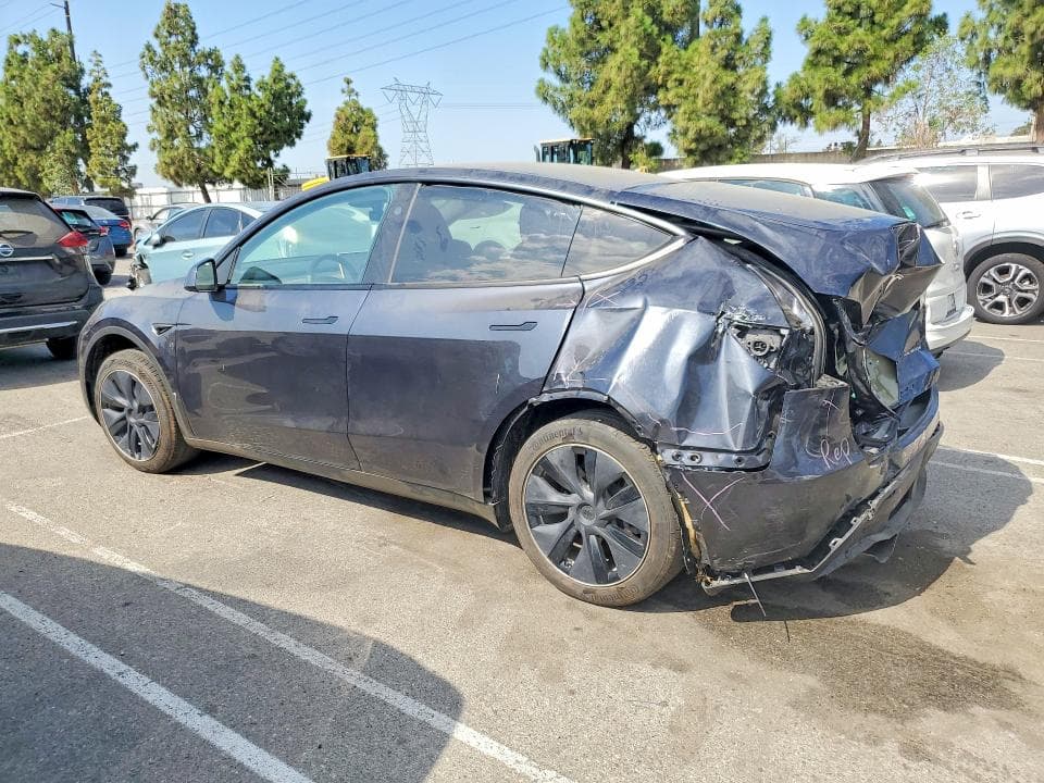 2025 TESLA MODEL Y 2