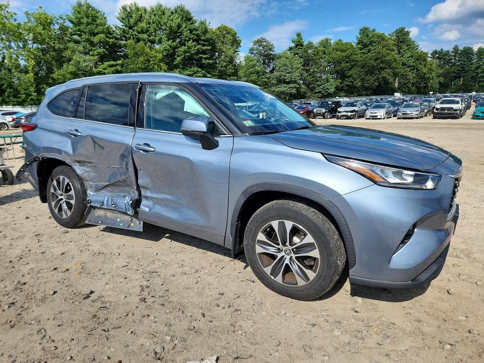 2020 TOYOTA HIGHLANDER XLE 4