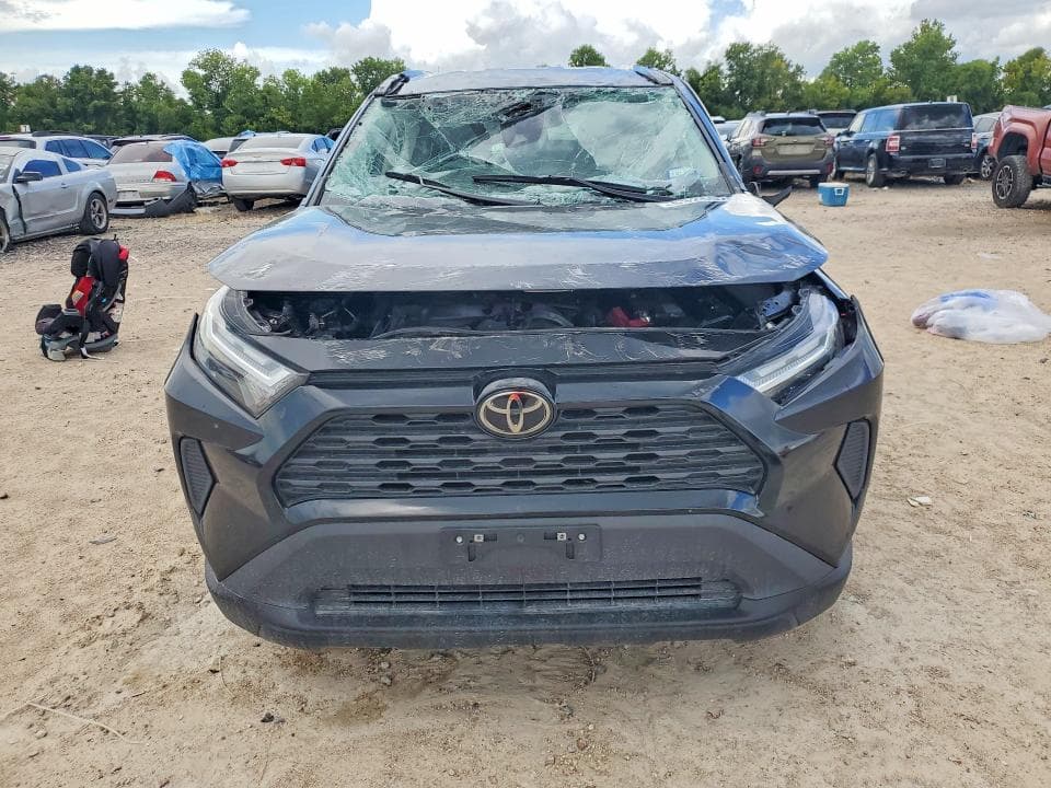 2024 TOYOTA RAV4 XLE 5