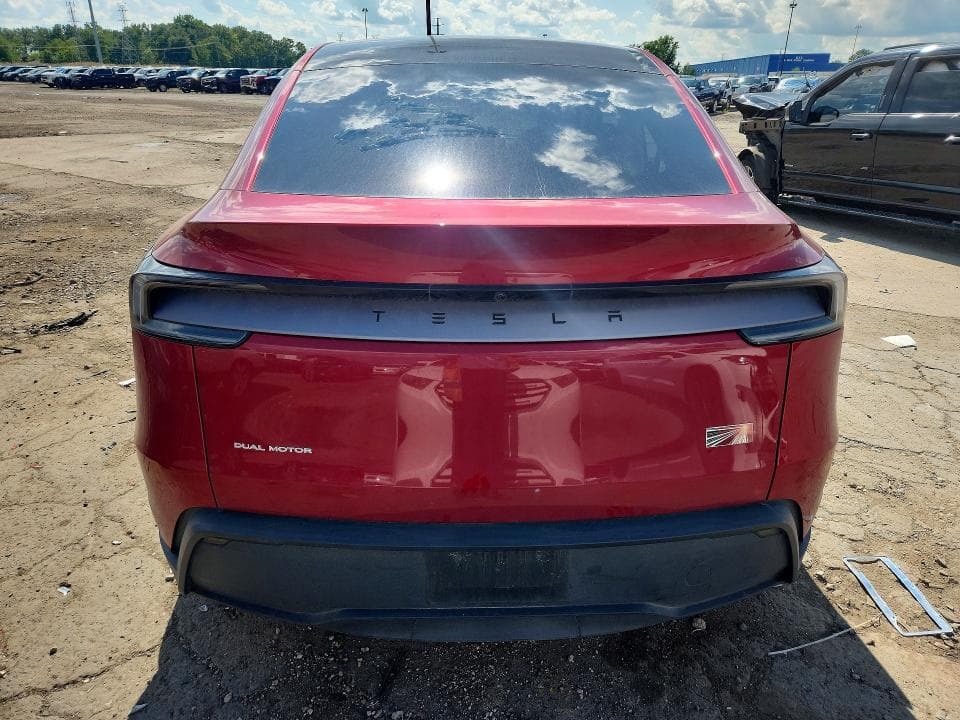 2026 TESLA MODEL Y 6