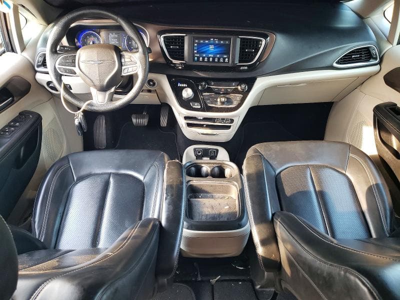 2021 CHRYSLER VOYAGER LXI 8