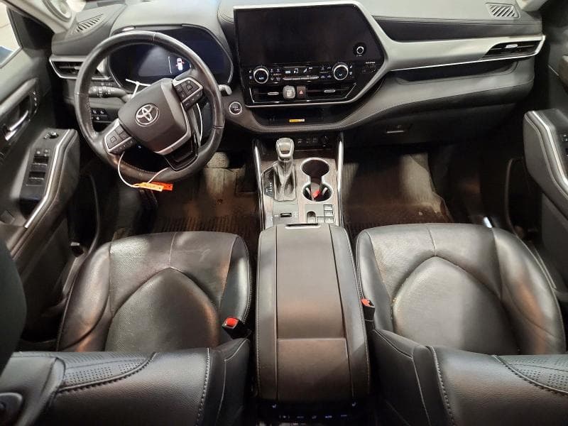 2023 TOYOTA HIGHLANDER HYBRID PLATINUM 8