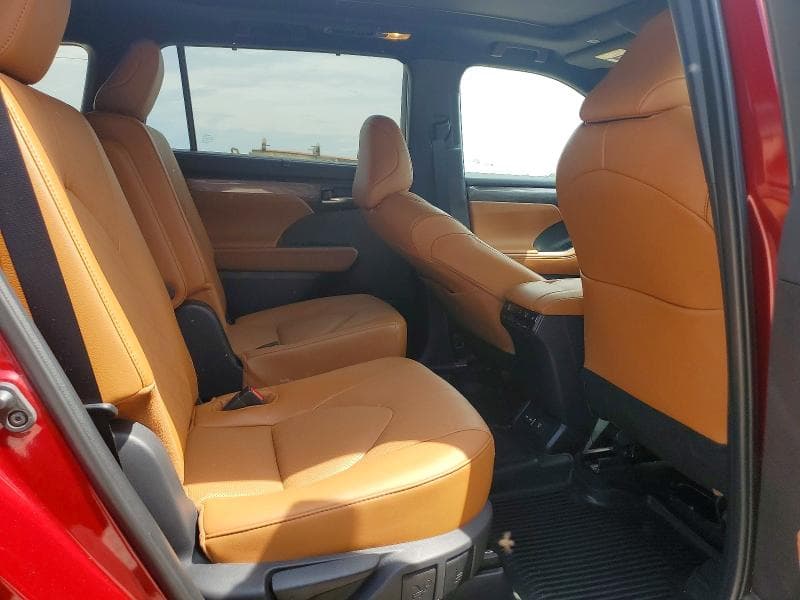 2024 TOYOTA HIGHLANDER PLATINUM 10