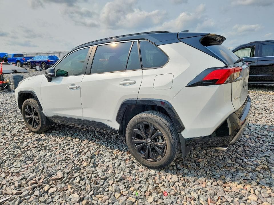 2024 TOYOTA RAV4 XSE 2