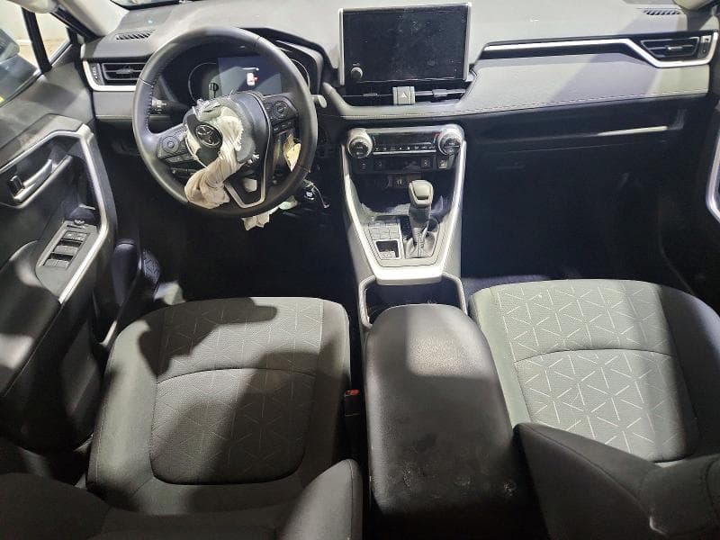 2023 TOYOTA RAV4 XLE 8