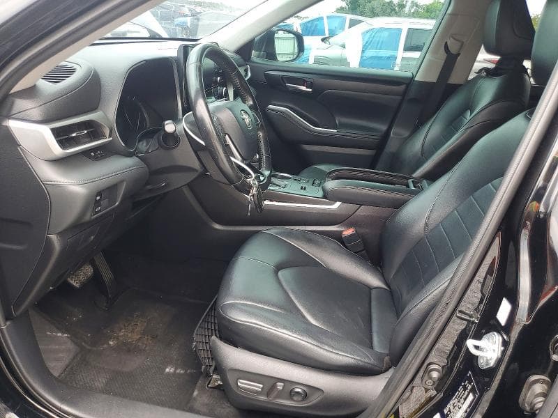 2020 TOYOTA HIGHLANDER XLE 7
