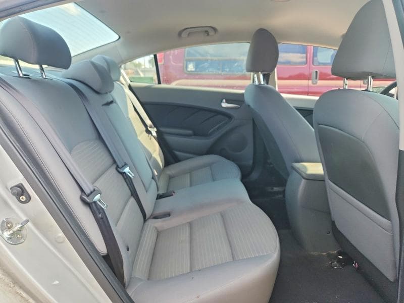 2017 KIA FORTE LX 10