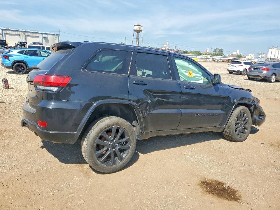 2022 JEEP GRAND CHEROKEE LAREDO E 3