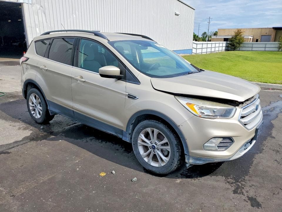 2018 FORD ESCAPE SE 4