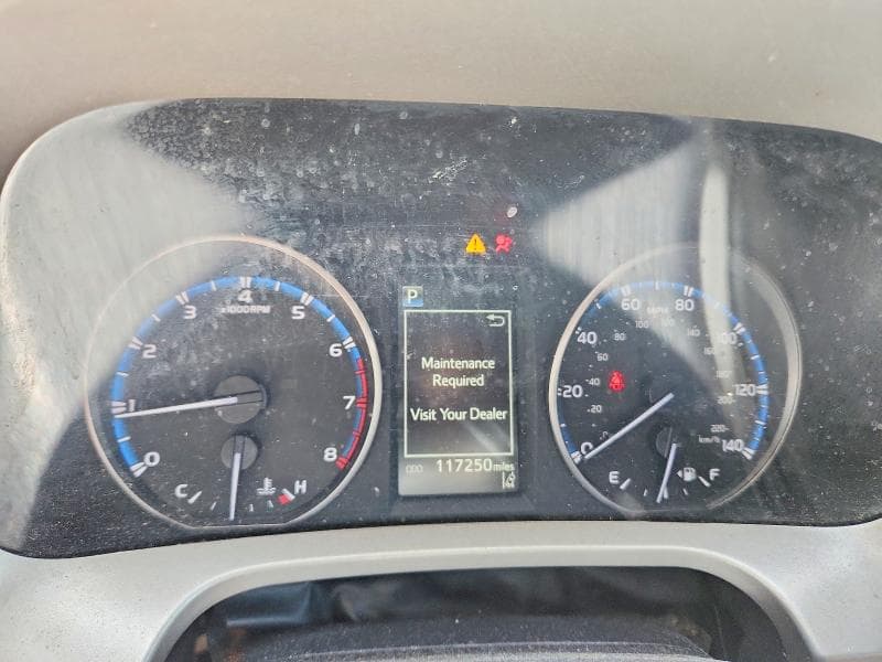 2018 TOYOTA RAV4 XLE 9