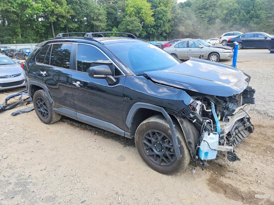 2020 TOYOTA RAV4 LE 4