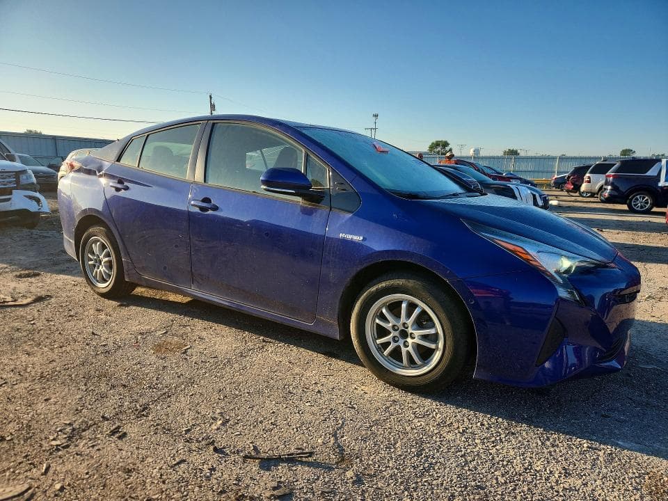 2018 TOYOTA PRIUS THREE 4