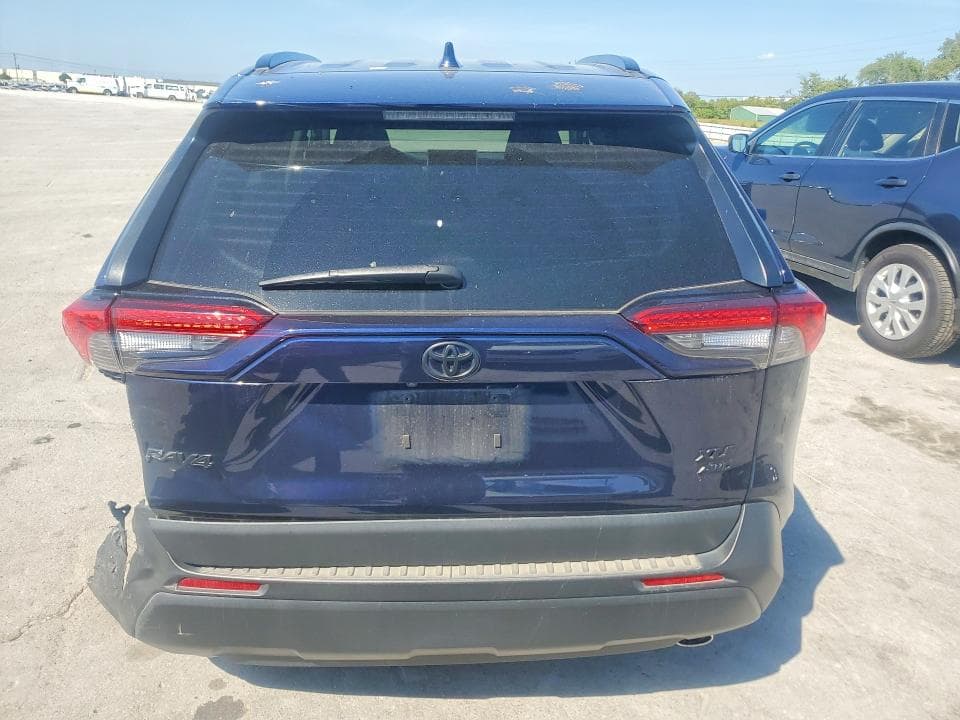 2025 TOYOTA RAV4 XLE 6
