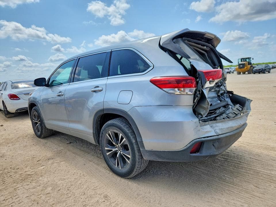2018 TOYOTA HIGHLANDER LE 2