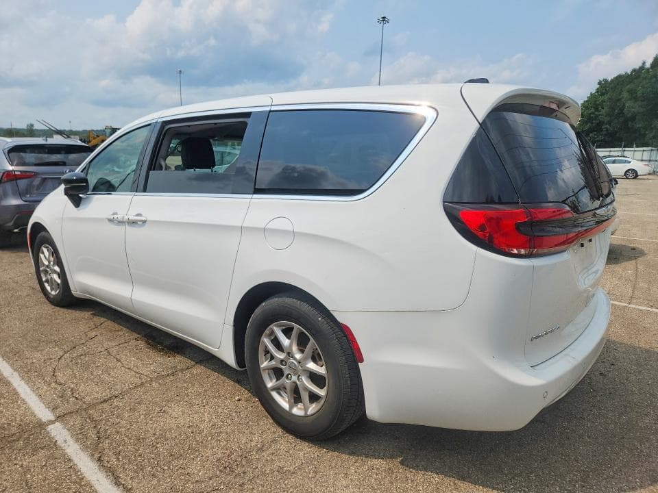 2024 CHRYSLER PACIFICA TOURING L 2