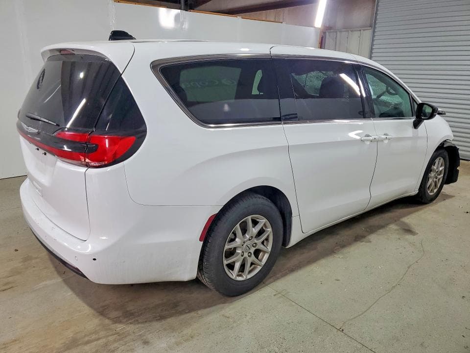2025 CHRYSLER PACIFICA SELECT 3