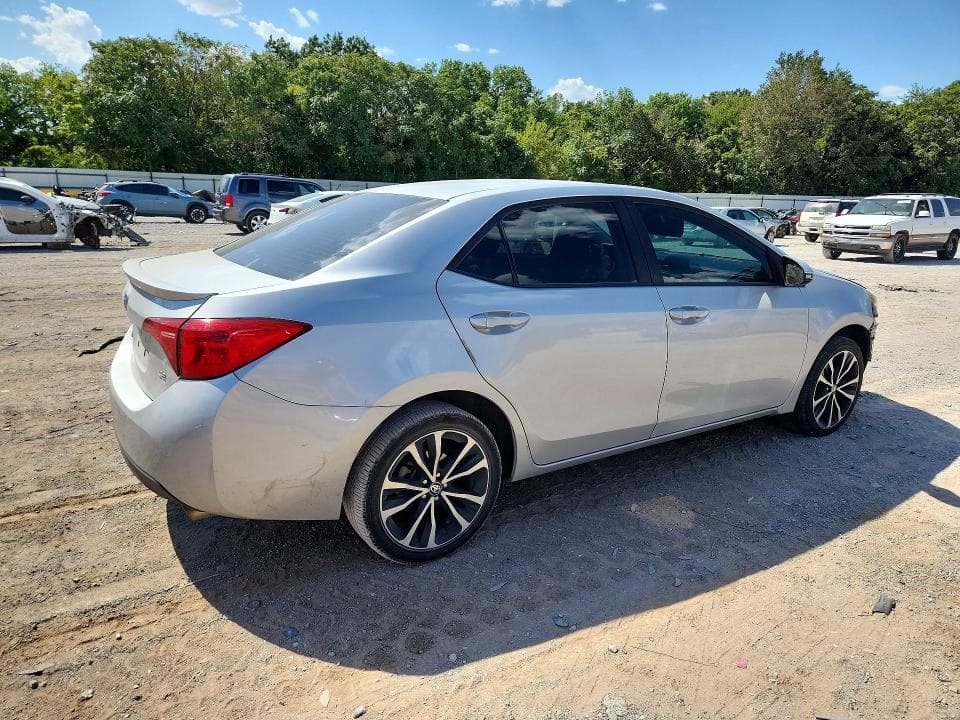 2018 TOYOTA COROLLA SE 3