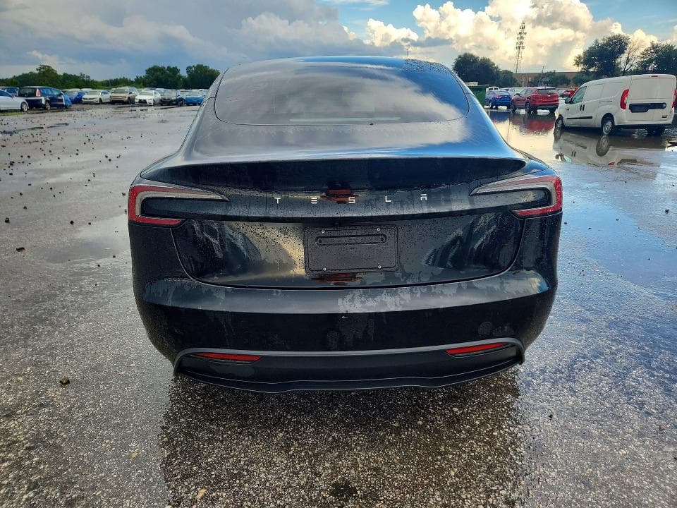 2025 TESLA MODEL 3 6