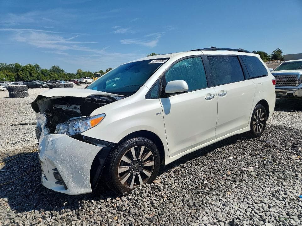 2018 TOYOTA SIENNA XLE 7-PASSENGER