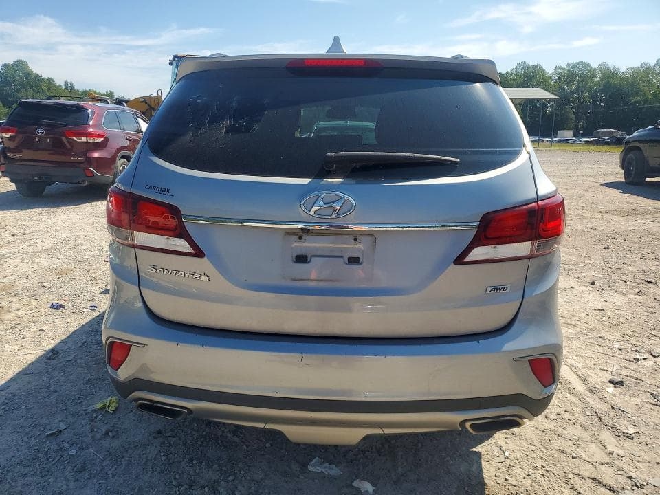2018 HYUNDAI SANTA FE SE 6