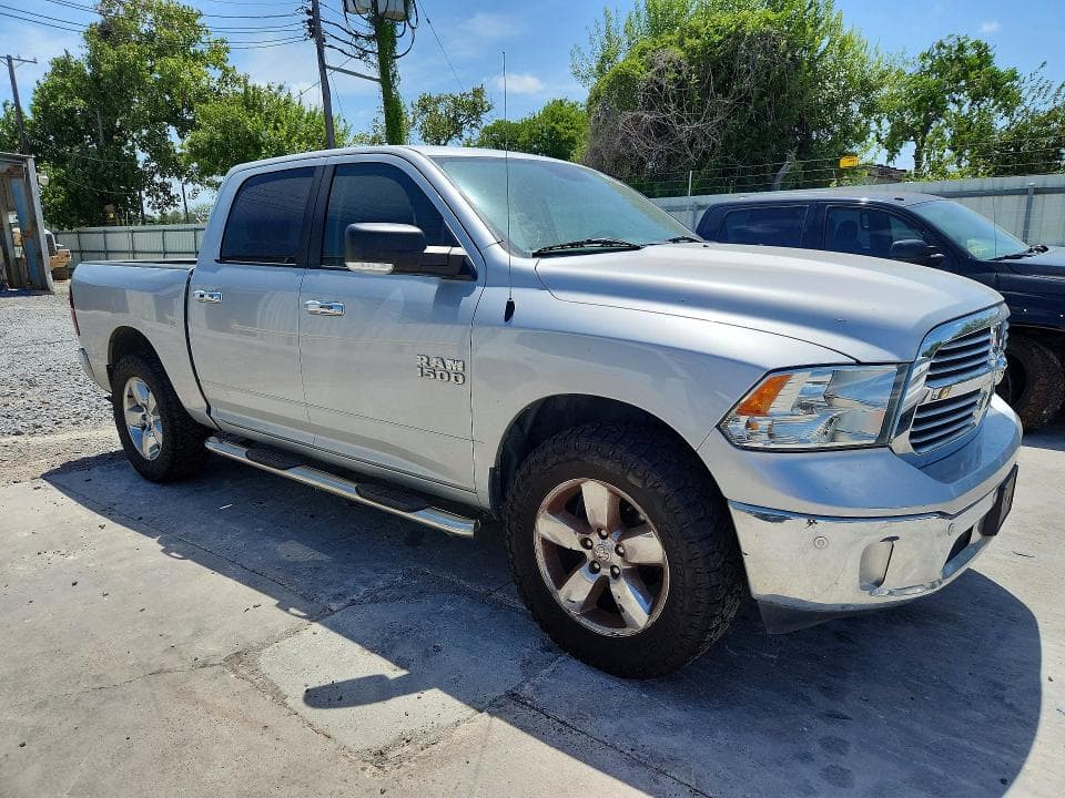 2017 RAM 1500 SLT 4