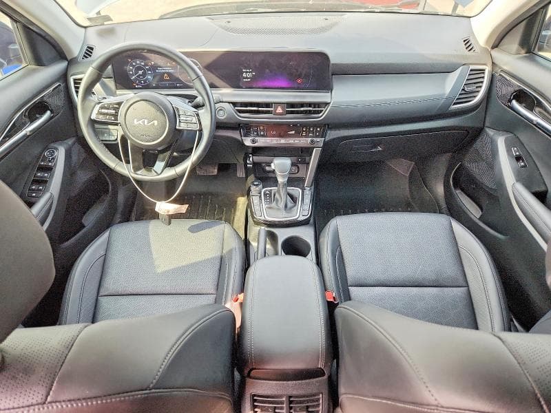 2024 KIA SELTOS EX 8