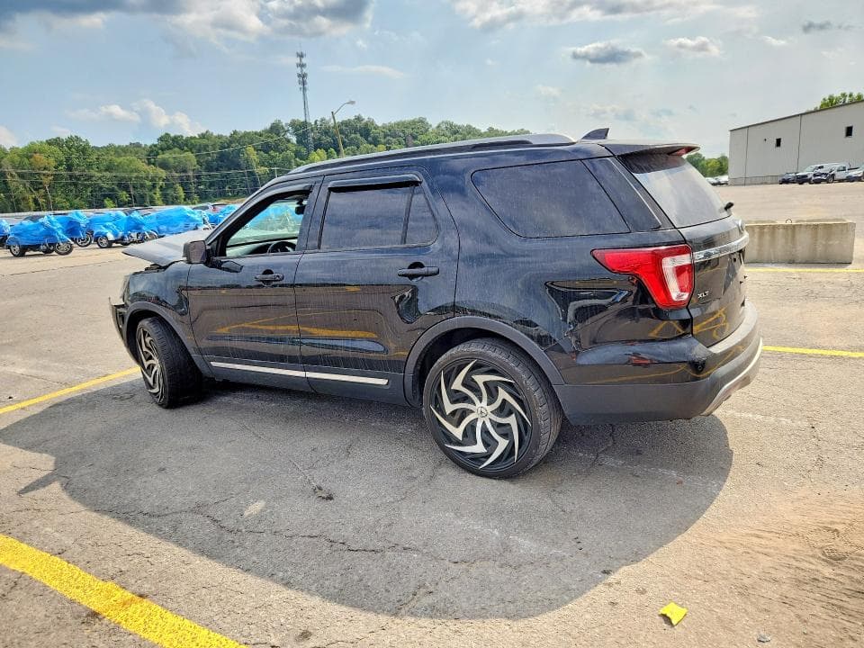 2017 FORD EXPLORER XLT 2
