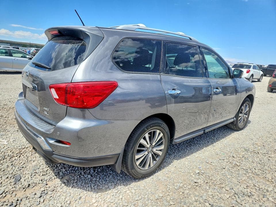 2017 NISSAN PATHFINDER SL 3