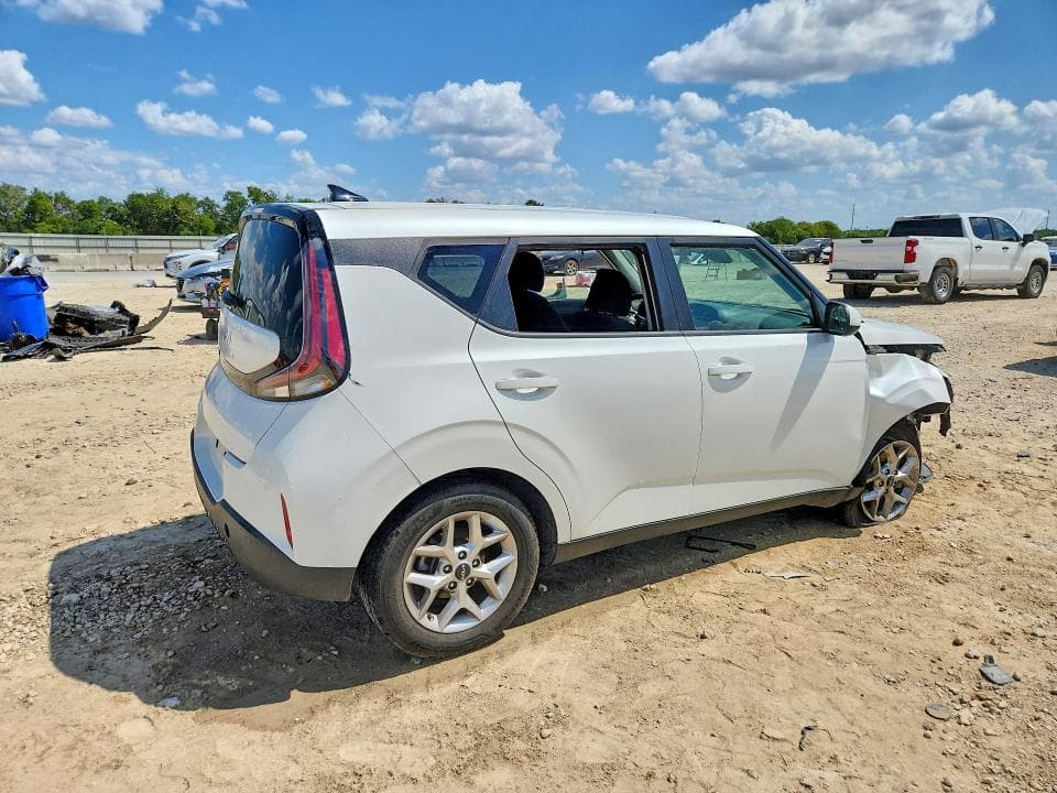 2023 KIA SOUL LX 3