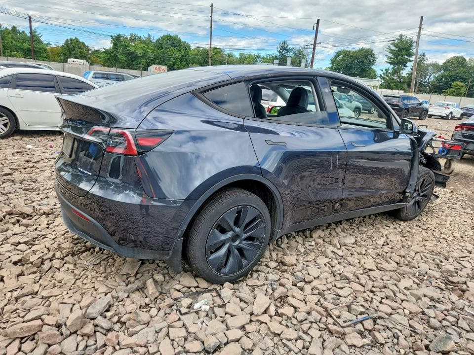 2025 TESLA MODEL Y 3