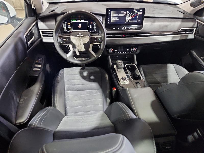 2025 MITSUBISHI OUTLANDER SE 8