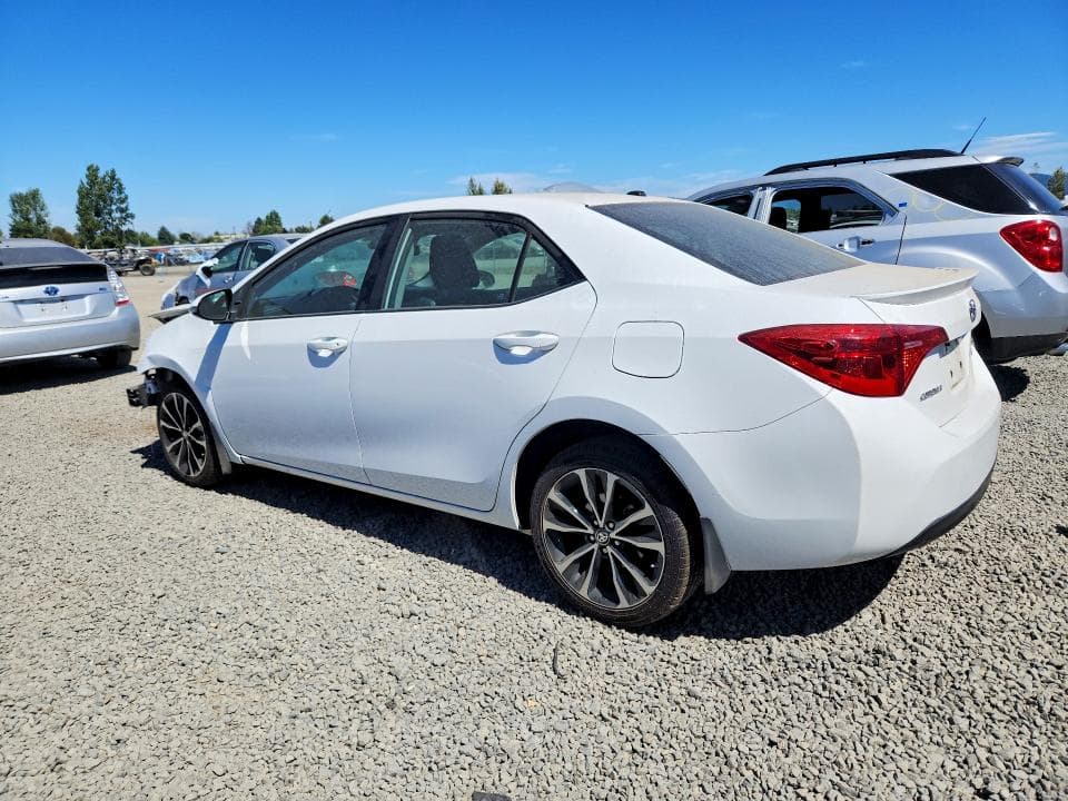 2017 TOYOTA COROLLA SE 2