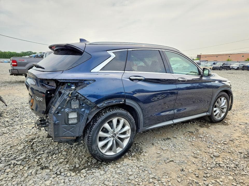 2021 INFINITI QX50 LUXE 3