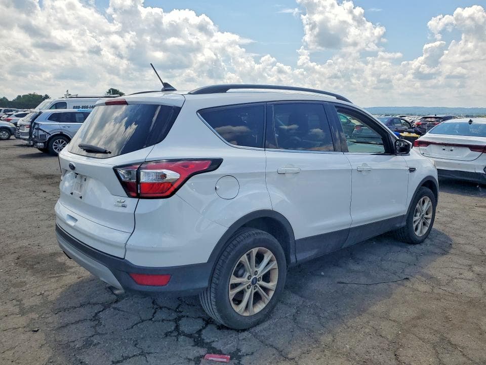 2018 FORD ESCAPE SE 3