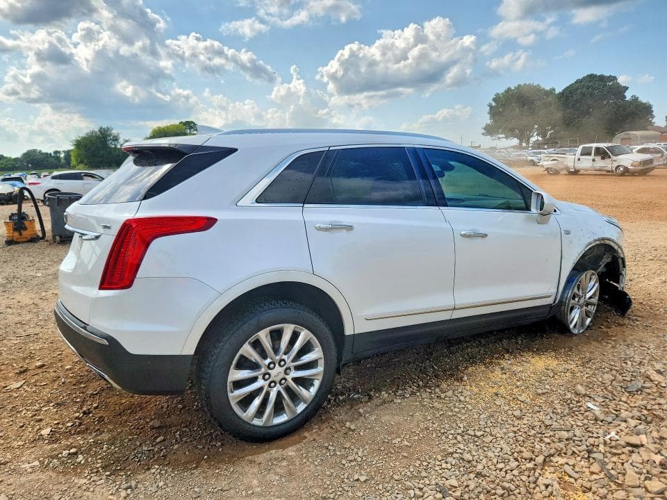 2017 CADILLAC XT5 PLATINUM 3