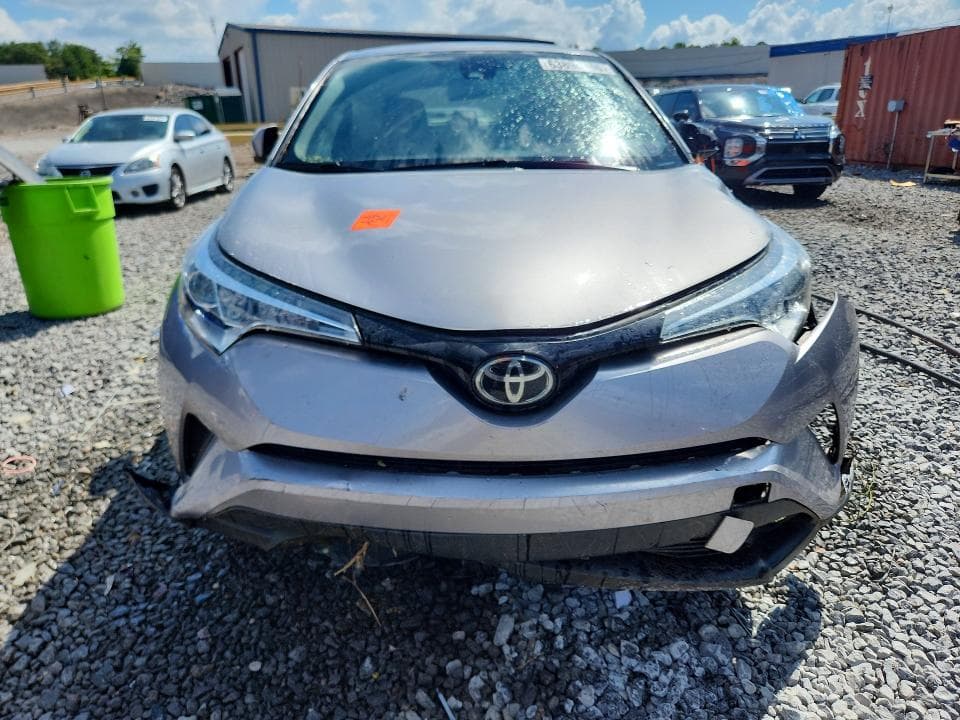 2019 TOYOTA C-HR XLE 5
