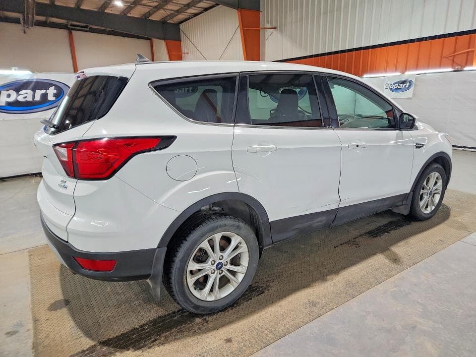 2019 FORD ESCAPE SE 3