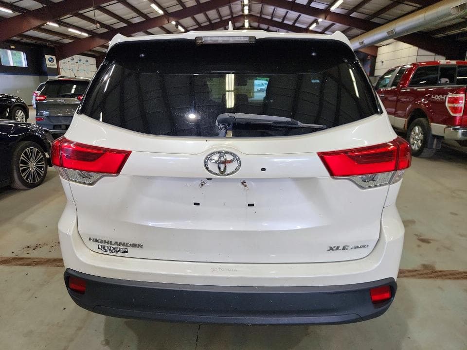 2017 TOYOTA HIGHLANDER XLE 6