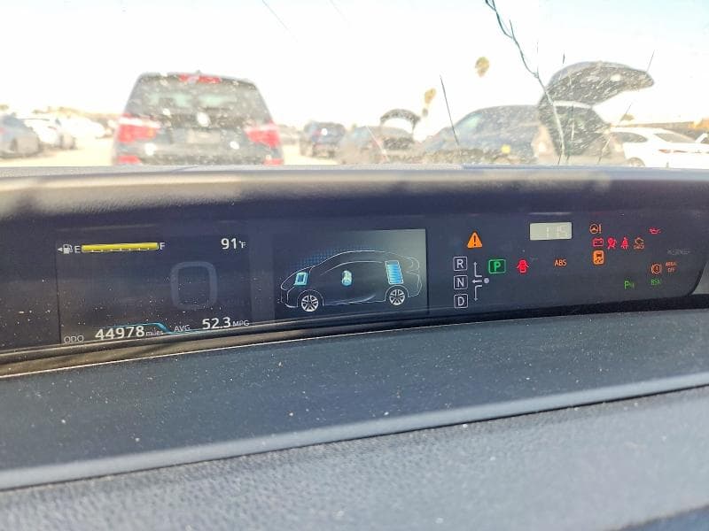 2018 TOYOTA PRIUS THREE 9