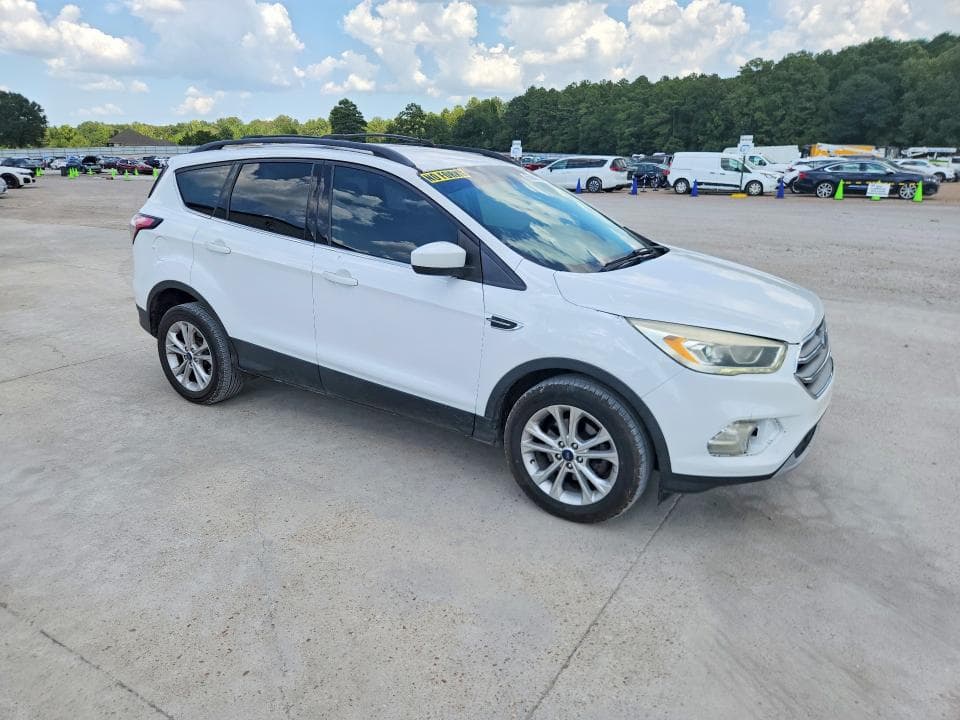 2017 FORD ESCAPE SE 4