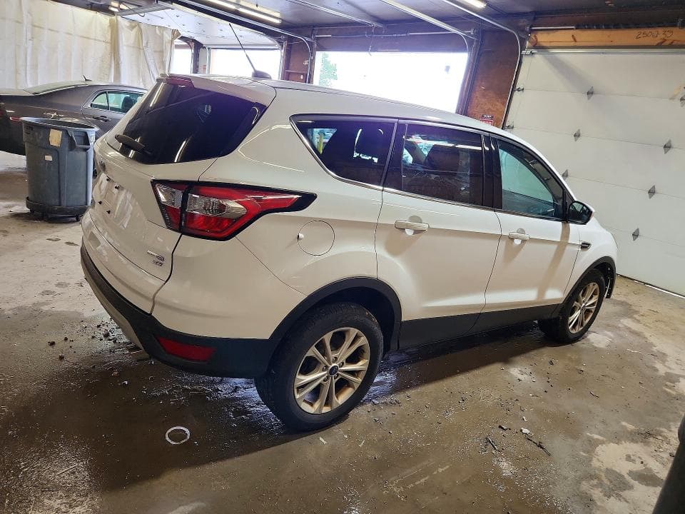 2017 FORD ESCAPE SE 3