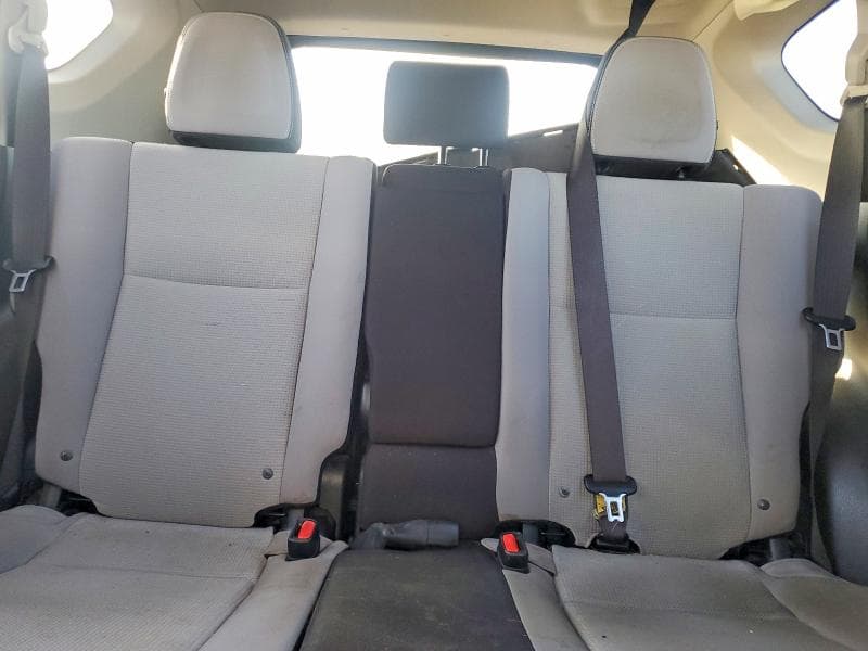 2017 TOYOTA RAV4 XLE 10
