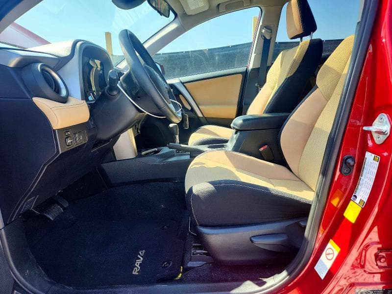 2017 TOYOTA RAV4 XLE 7