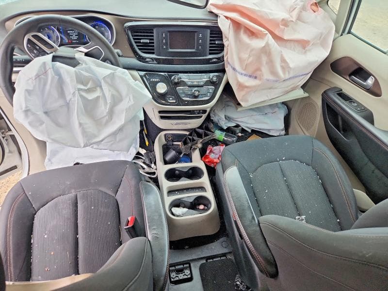 2017 CHRYSLER PACIFICA LX 8