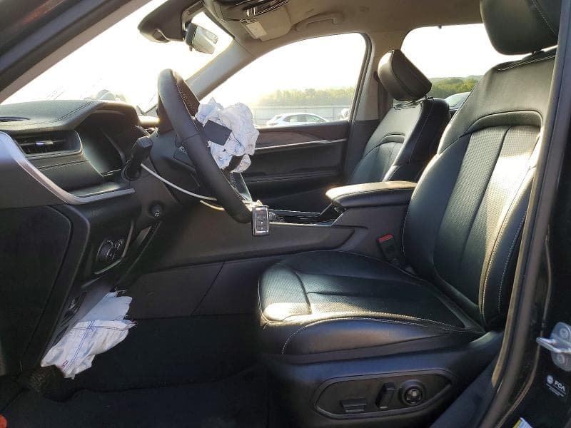 2023 JEEP GRAND CHEROKEE L LIMITED 7