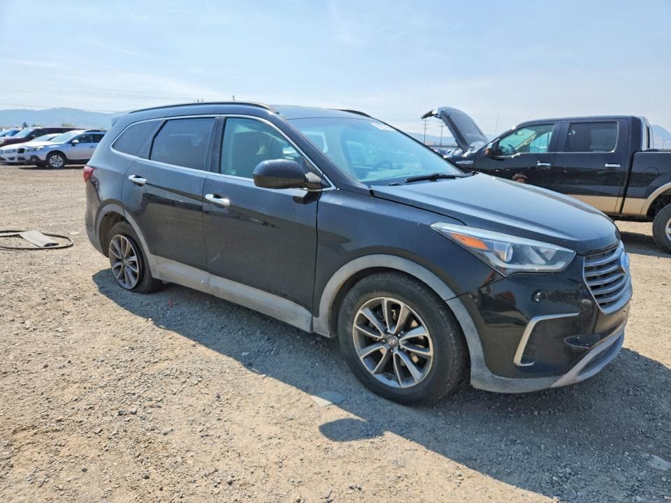 2017 HYUNDAI SANTA FE SE 4