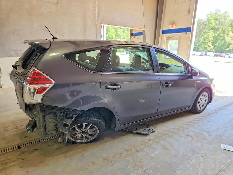 2017 TOYOTA PRIUS V TWO 3