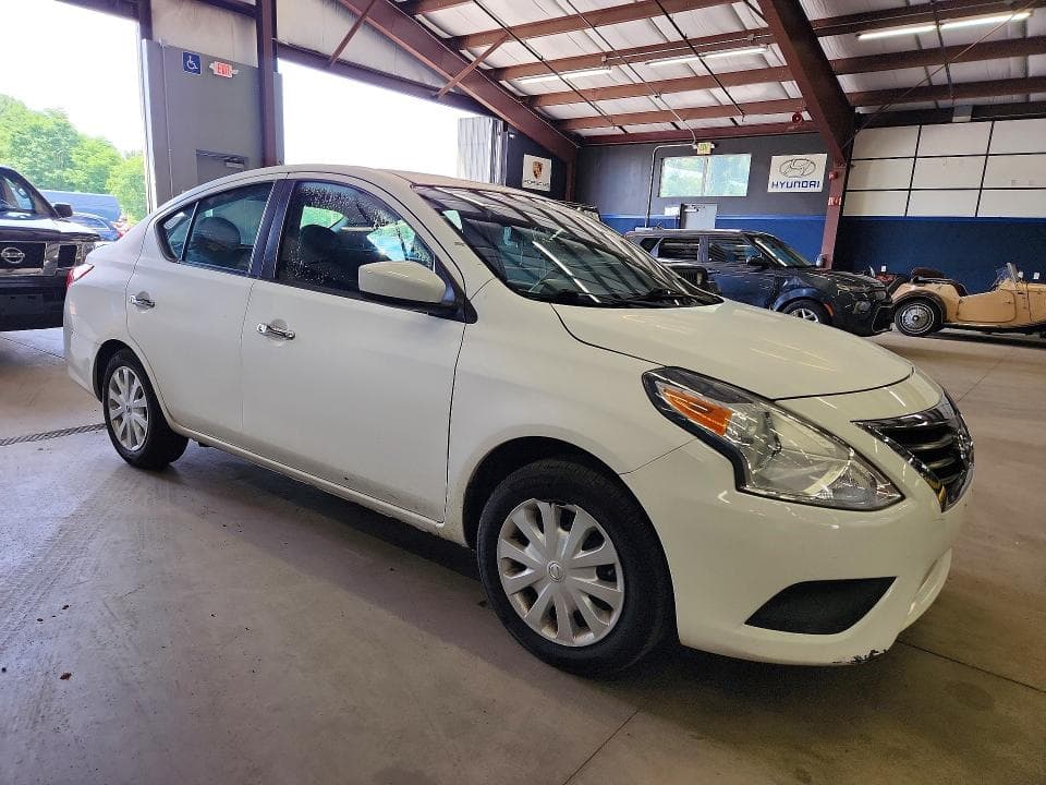 2017 NISSAN VERSA 1.6 SV 4
