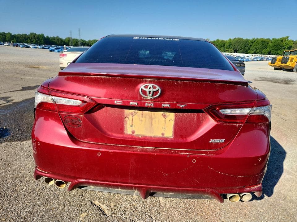 2018 TOYOTA CAMRY XSE 6