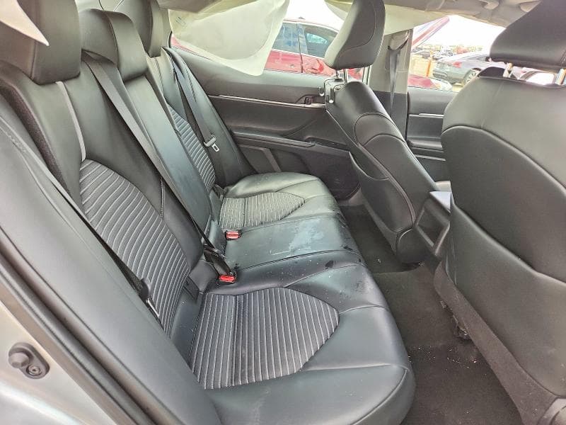 2020 TOYOTA CAMRY SE 10